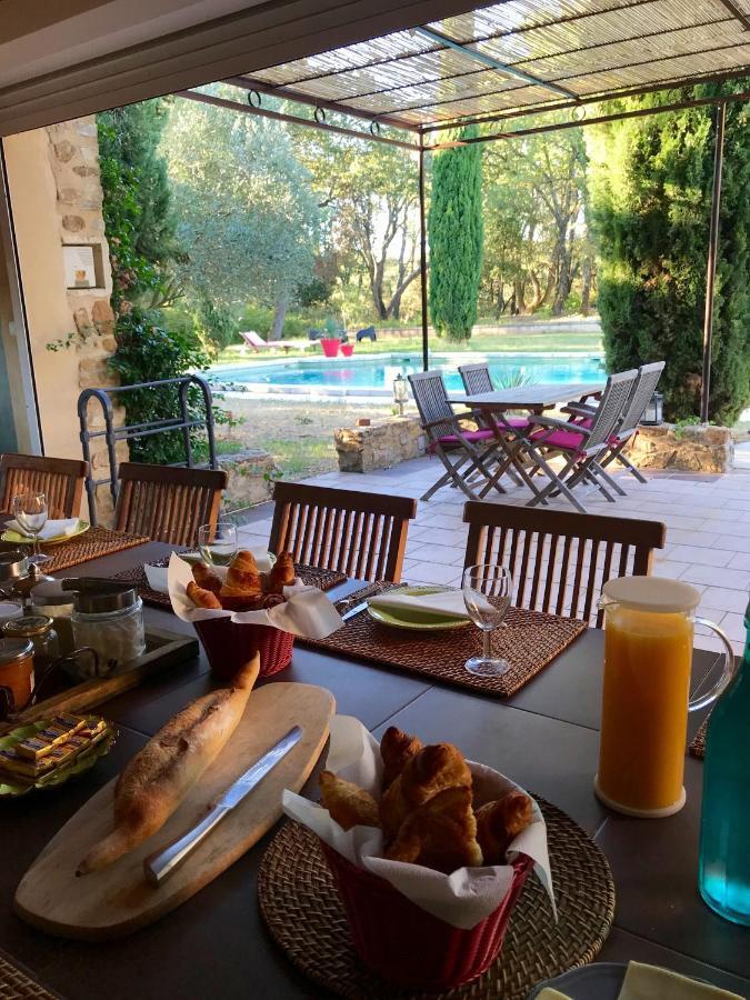 Domaine Du Commandeur Bed & Breakfast Mondragon Екстериор снимка