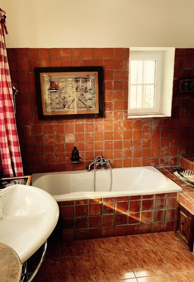 Domaine Du Commandeur Bed & Breakfast Mondragon Екстериор снимка