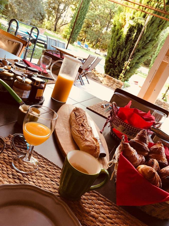Domaine Du Commandeur Bed & Breakfast Mondragon Екстериор снимка