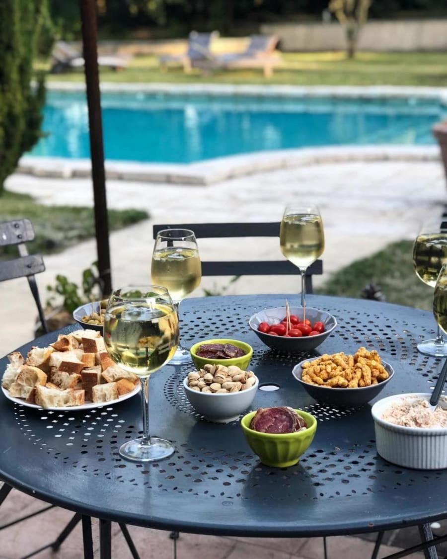 Domaine Du Commandeur Bed & Breakfast Mondragon Екстериор снимка