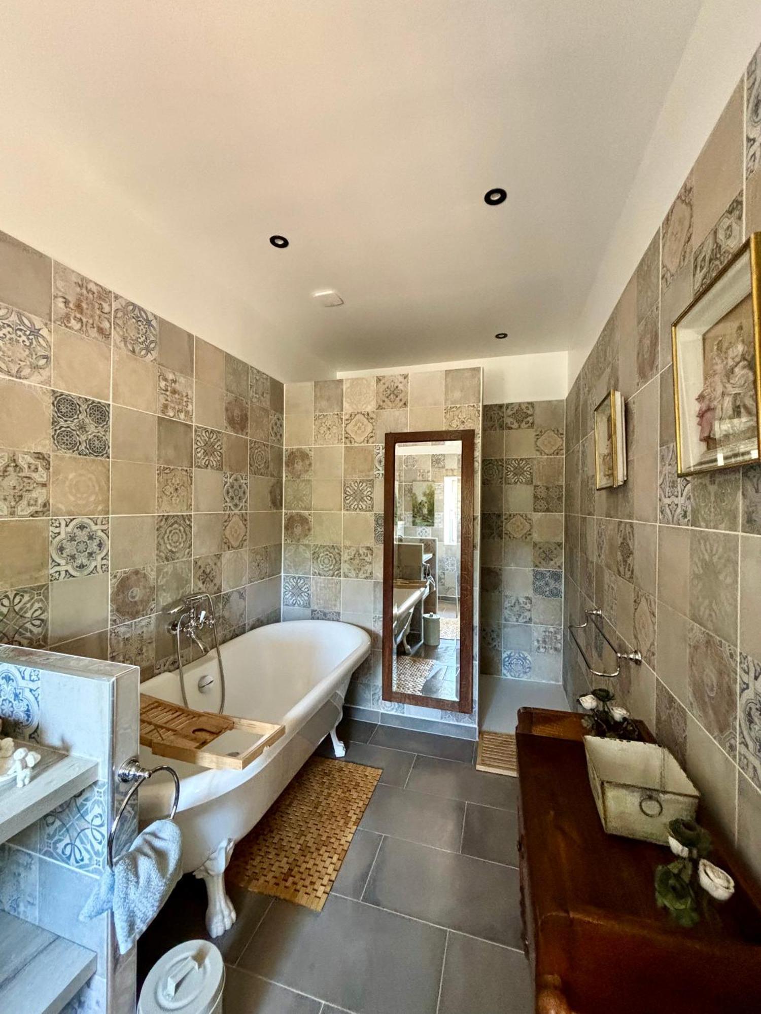 Domaine Du Commandeur Bed & Breakfast Mondragon Екстериор снимка