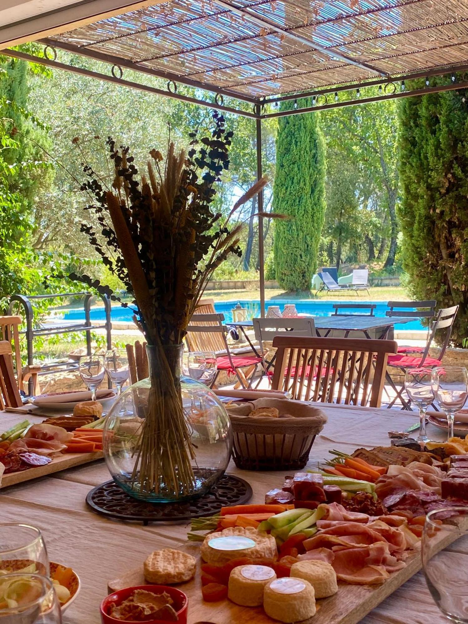 Domaine Du Commandeur Bed & Breakfast Mondragon Екстериор снимка