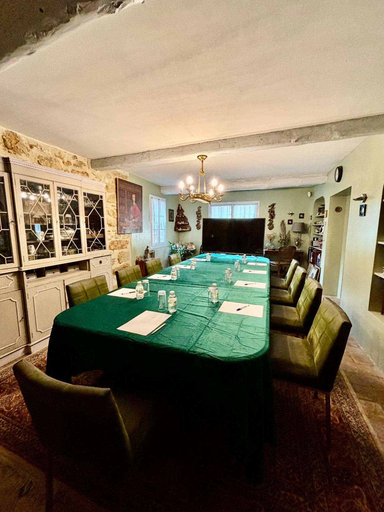 Domaine Du Commandeur Bed & Breakfast Mondragon Екстериор снимка