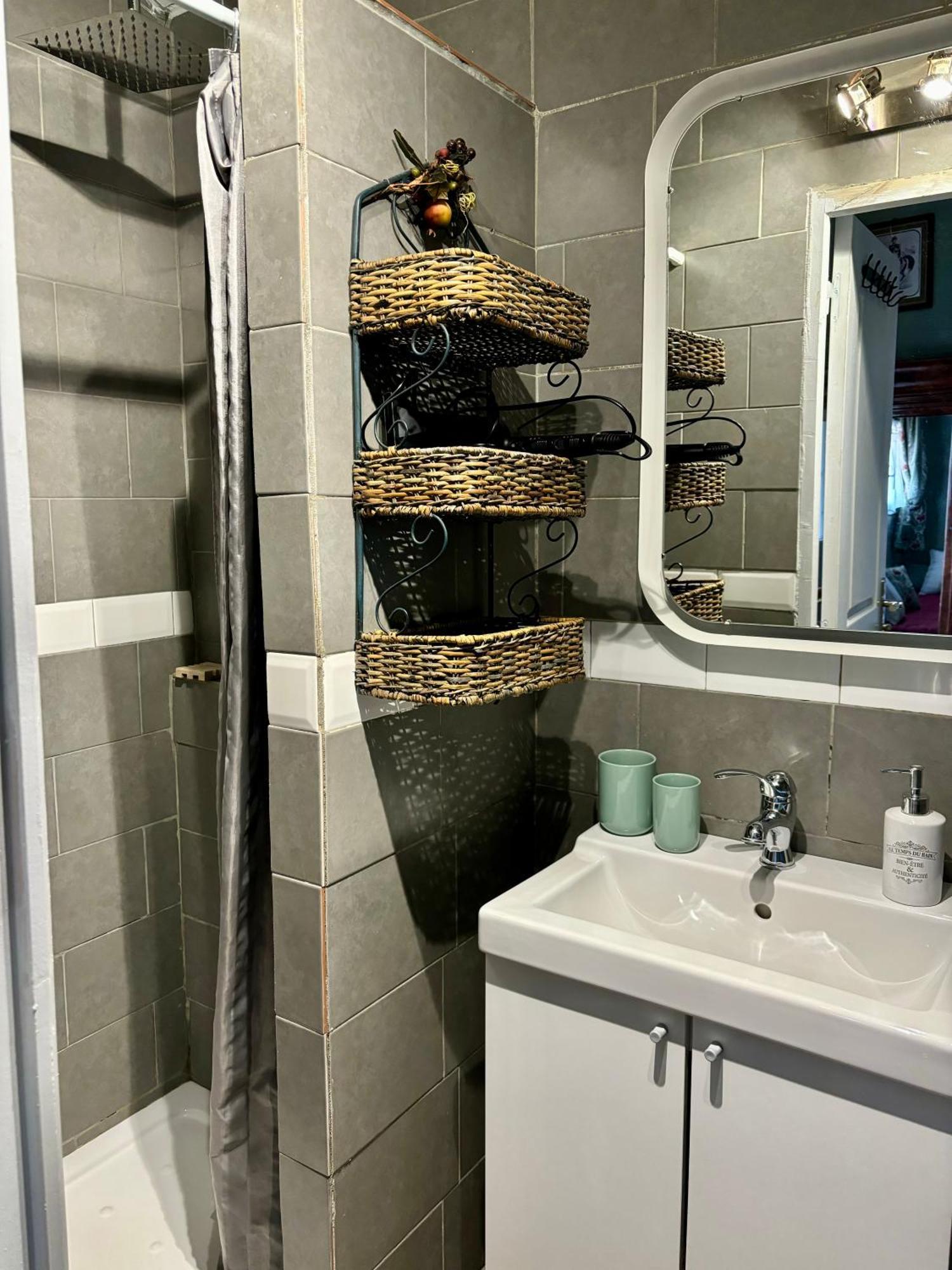 Domaine Du Commandeur Bed & Breakfast Mondragon Екстериор снимка
