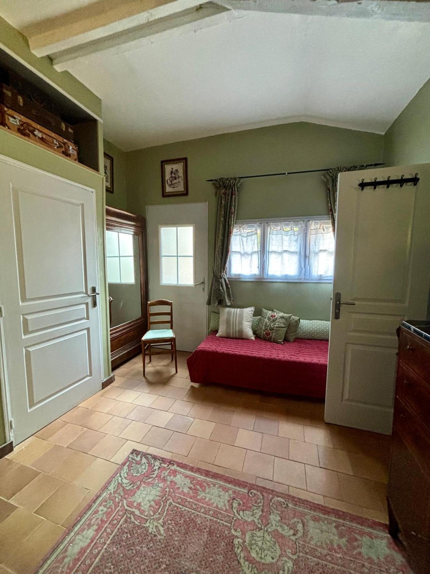 Domaine Du Commandeur Bed & Breakfast Mondragon Екстериор снимка